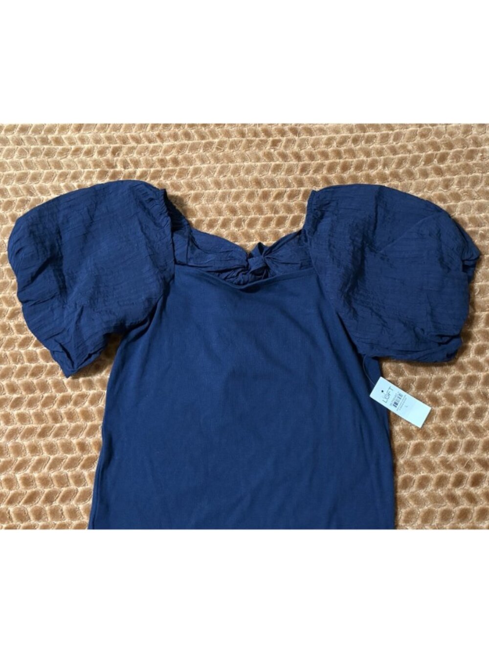 NWT New Loft Navy Crinkle Seersucker Puff-Sleeve Top Bow Back Cotton Stretch L - Picture 3 of 13